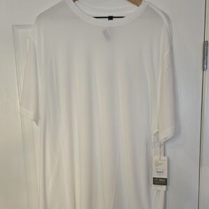 Vuori White Short-Sleeve Performance Crew
